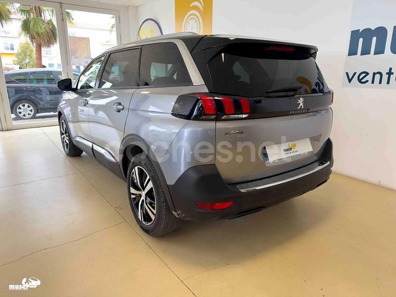 Usado Peugeot 5008 Allure 130 CV (95 kW) 2020 Gris / plata SUV