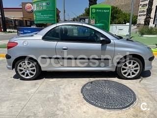 Usado Peugeot 206 138 CV (101 kW) 2002 Gris / plata Descapotable