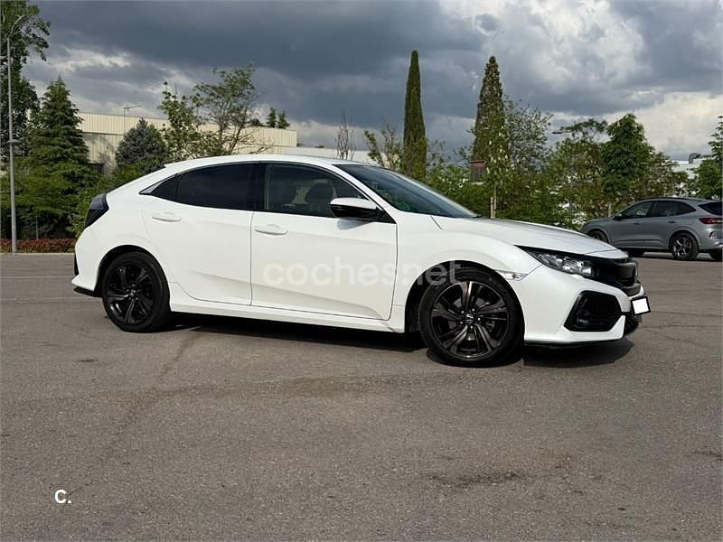 Usado Honda Civic Dynamic 129 CV (94 kW) 2019 Blanco Berlina