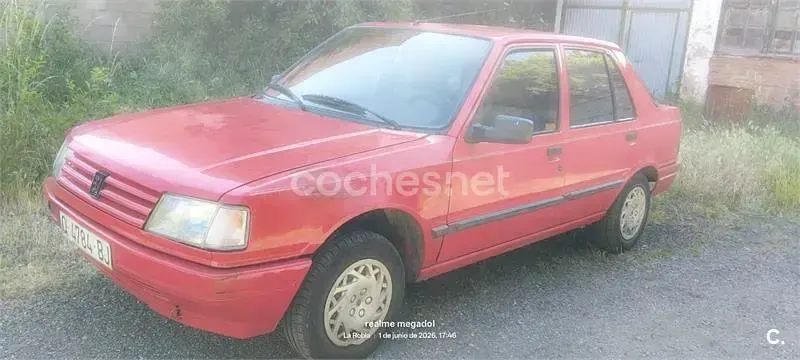 Usado Peugeot 309 65 CV (47 kW) 1993 Rojo Utilitario