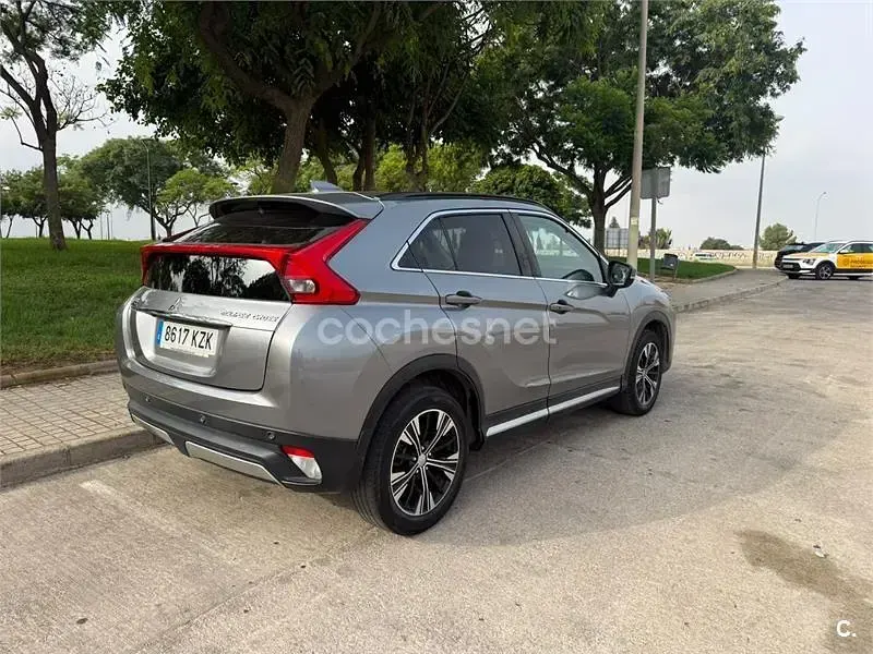 Usado Mitsubishi Eclipse Cross Motion 163 CV (119 kW) 2019 Gris / plata SUV