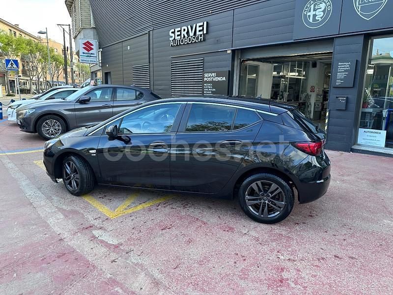 Usado Opel Astra GS Line 105 CV (77 kW) 2019 Negro Berlina
