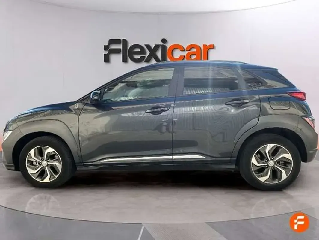 Usado Hyundai Kona 141 CV (103 kW) 2022 Gris SUV