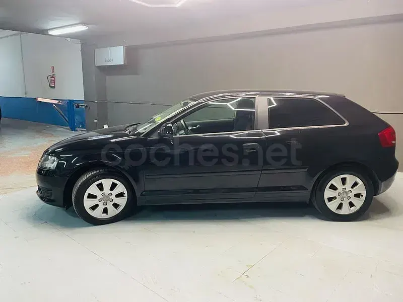 Używany Audi A3 Ambiente 105 KM (77 kW) 2010 Czarny Hatchback