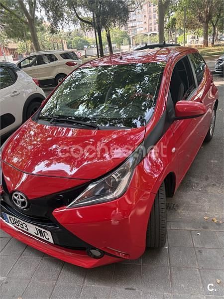 Rojo Usado 2017 Toyota Aygo X-play Utilitario | 8000 € (Super precio) - Imagen 1/3