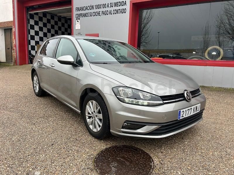 Używany VW Golf VII Advance 115 KM (84 kW) 2019 Szary Sedan/Limuzyna