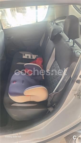 Gris / plata Usado 2013 Dacia Sandero Stepway Utilitario | 5300 € (Buen precio) - Imagen 1/4