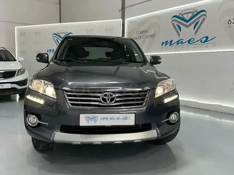 Usado Toyota RAV4 Advance 150 CV (110 kW) 2012 Gris / plata SUV