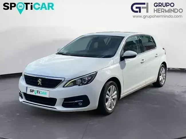 Używany Peugeot 308 Active 130 KM (95 kW) 2022 Biały Sedan/Limuzyna