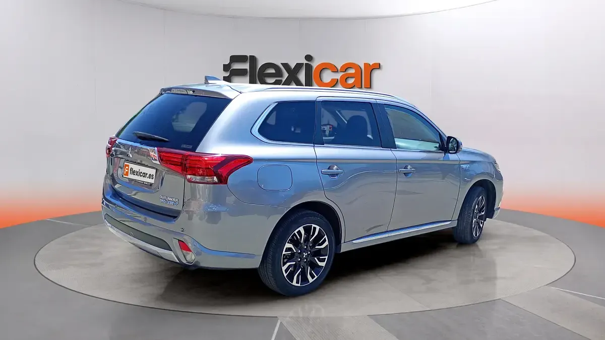 Usado Mitsubishi Outlander P-HEV 203 CV (149 kW) 2017 Gris SUV