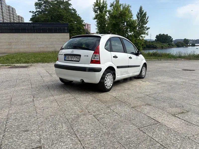 Usado Citroën C3 70 CV (51 kW) 2007 Blanco Berlina