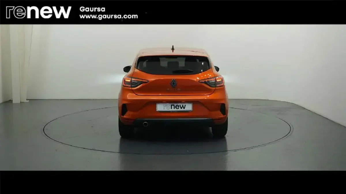 Usado Renault Clio V Techno 90 CV (66 kW) 2023 Naranja Berlina