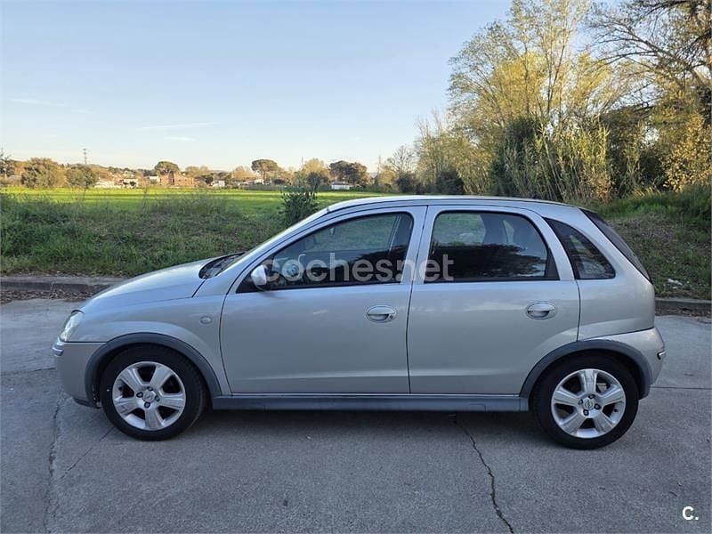 Usado Opel Corsa Enjoy 75 CV (55 kW) 2005 Gris / plata Utilitario
