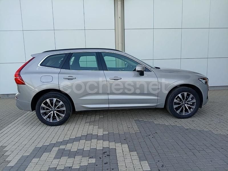 Begagnad Volvo XC60 Core 197 HK (144 kW) 2022 Grå SUV