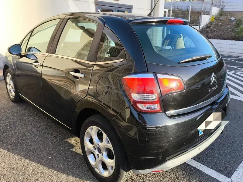 Usado Citroën C3 82 CV (60 kW) 2014 Negro Berlina