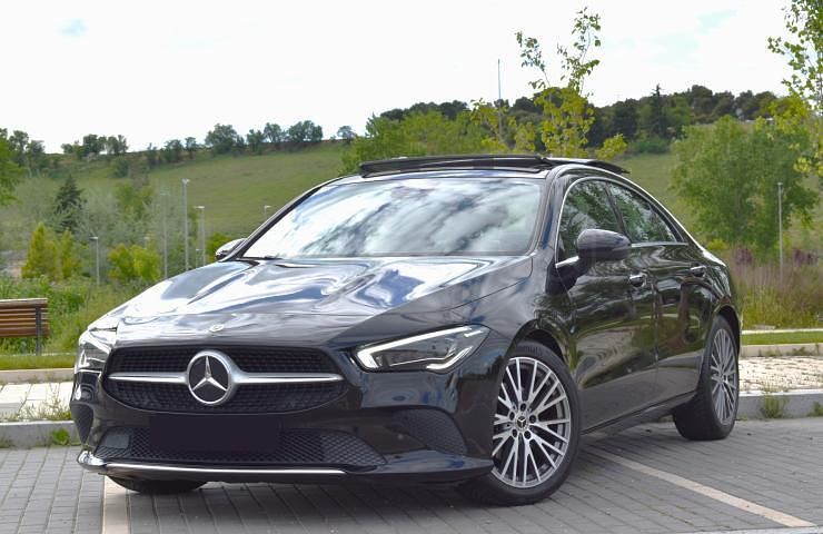 Negro (cosmos) Usado 2019 Mercedes CLA200 Advantage Berlina | 32.900 € (Caro) - Imagen 1/4