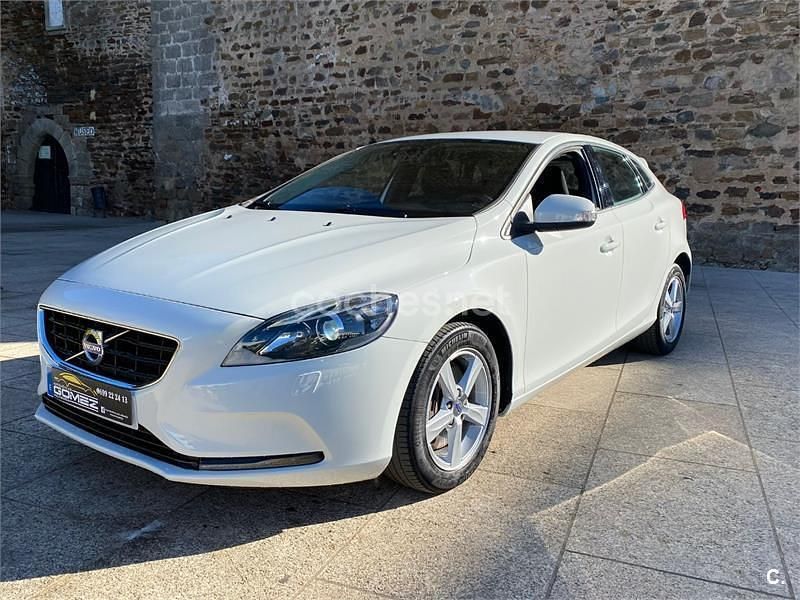 Blanco Usado 2014 Volvo V40 Kinetic Familiar | 9500 € (Precio justo) - Imagen 1/4