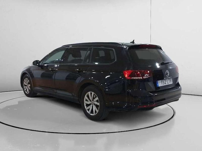 Usado VW Passat Business 122 CV (89 kW) 2021 Gris Familiar
