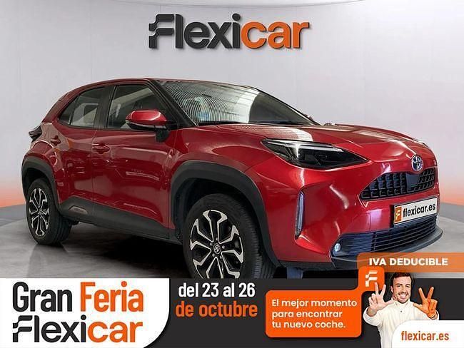 Rojo Usado 2024 Toyota Yaris Hybrid Active | 25.990 € (Caro) - Imagen 1/4