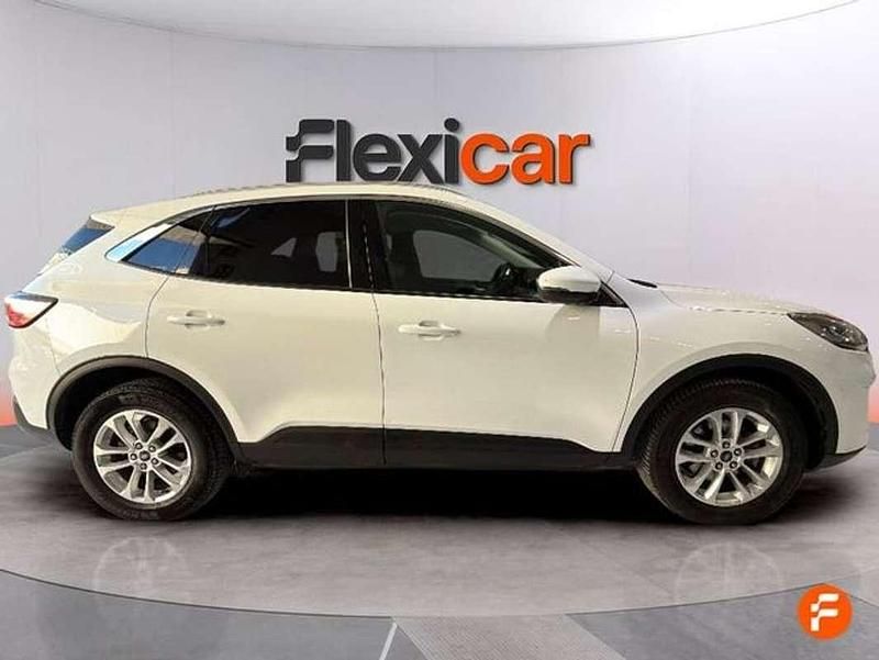 Usado Ford Kuga Titanium 150 CV (110 kW) 2022 Blanco SUV