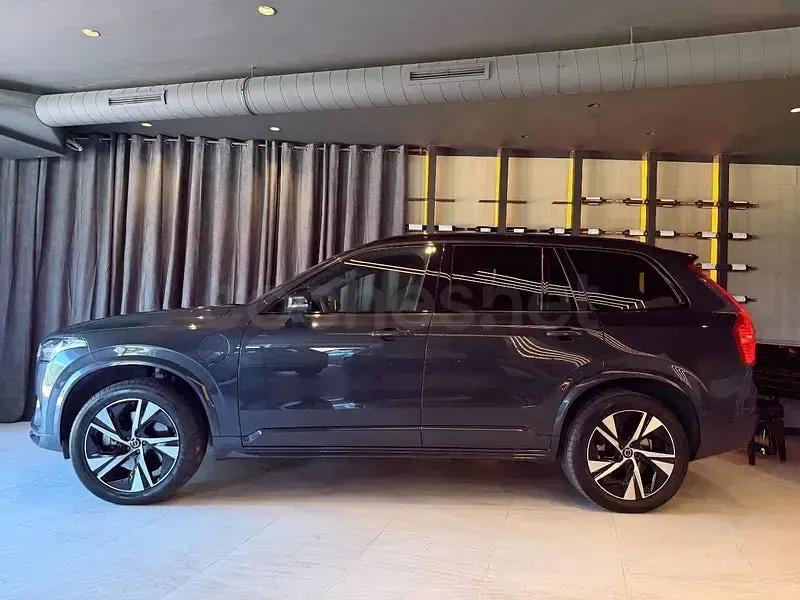 Usado Volvo XC90 Plus 455 CV (334 kW) 2022 Gris / plata SUV