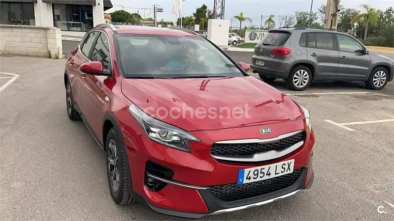 Usado Kia XCeed 115 CV (84 kW) 2021 Granate SUV