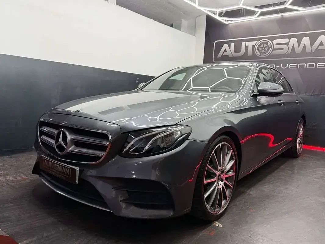 Usado Mercedes E220 193 CV (141 kW) 2019 Gris Berlina