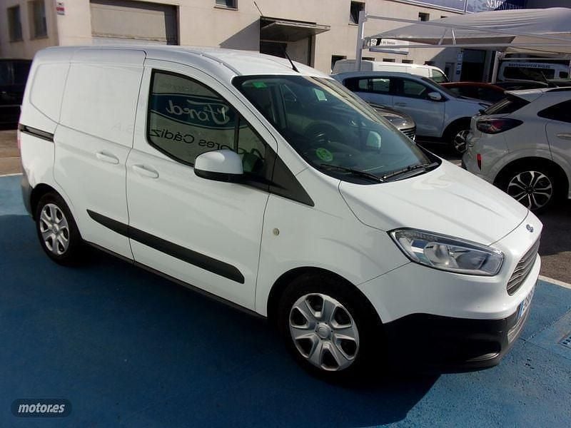 Usado Ford Tourneo Trend 100 CV (73 kW) 2016 Blanco Van