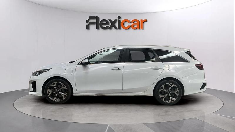 Usado Kia Ceed 143 CV (105 kW) 2021 Blanco Utilitario