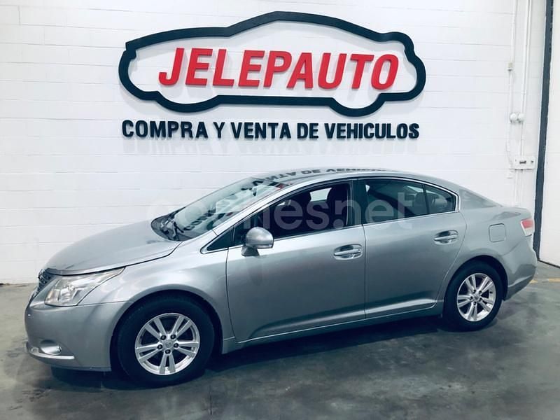 Usado Toyota Avensis Active 126 CV (92 kW) 2009 Gris / plata Berlina