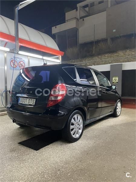 Usado Mercedes A180 Classic 109 CV (80 kW) 2005 Negro Monovolumen