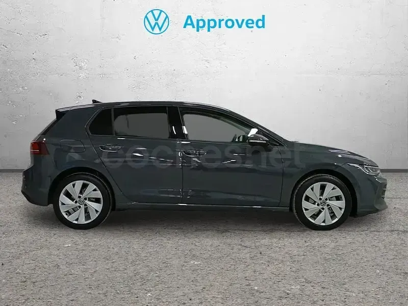 Usado VW Golf VIII 115 CV (84 kW) 2025 Gris / plata Berlina