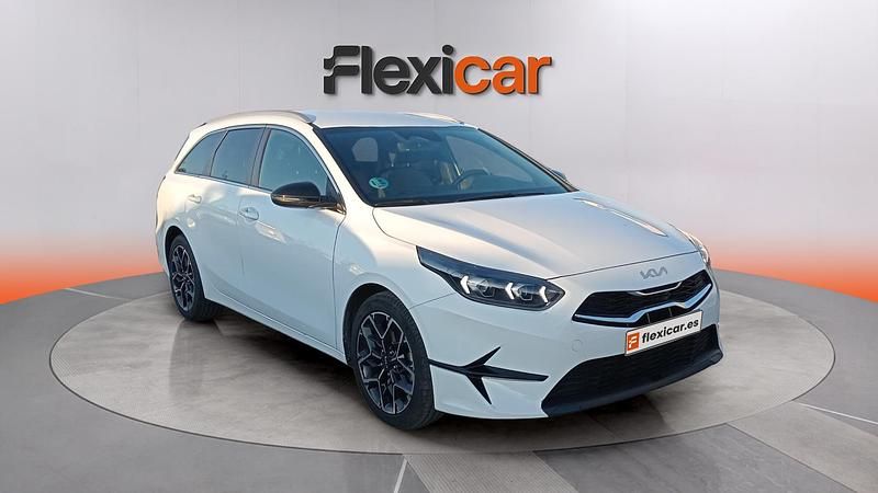 Usado Kia Ceed Style 100 CV (73 kW) 2025 Blanco Utilitario