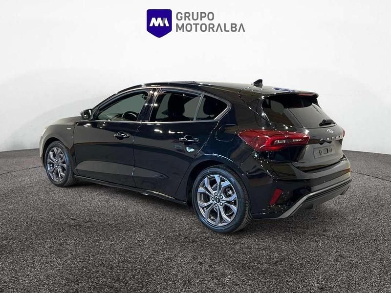 Usado Ford Focus ST-Line 155 CV (114 kW) 2023 Negro Utilitario