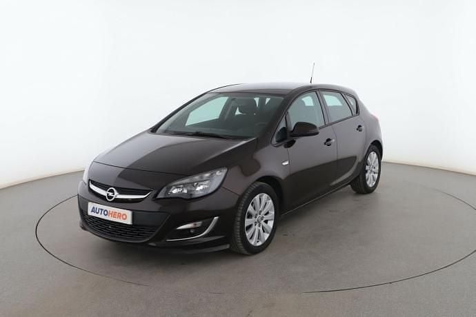 Marrón Usado 2013 Opel Astra Selective Utilitario | 8799 € (Precio justo) - Imagen 1/3