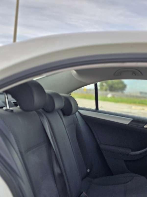 Usado VW Jetta Advance 105 CV (77 kW) 2011 Blanco Berlina