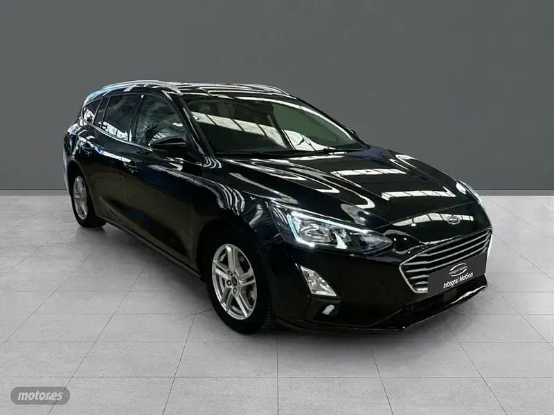 Usado Ford Focus Trend+ 120 CV (88 kW) 2021 Negro Familiar