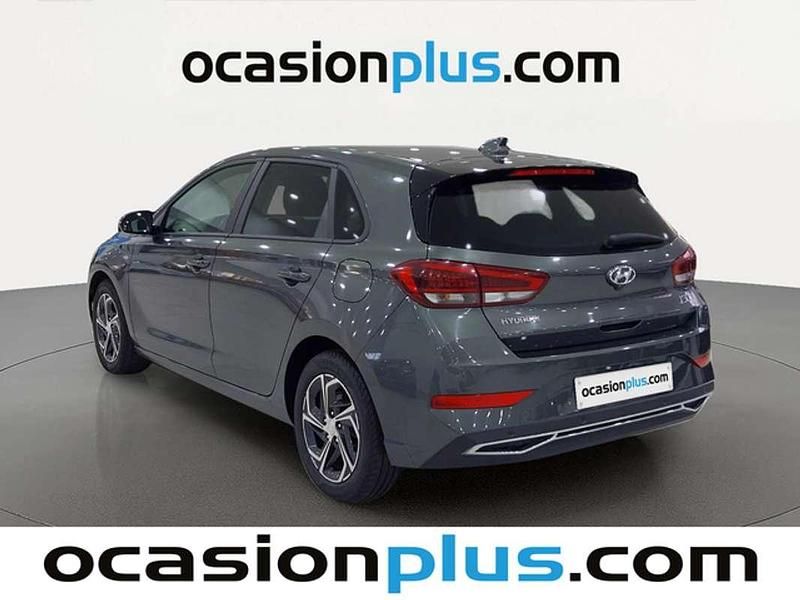 Usado Hyundai i30 120 CV (88 kW) 2022 Gris Utilitario