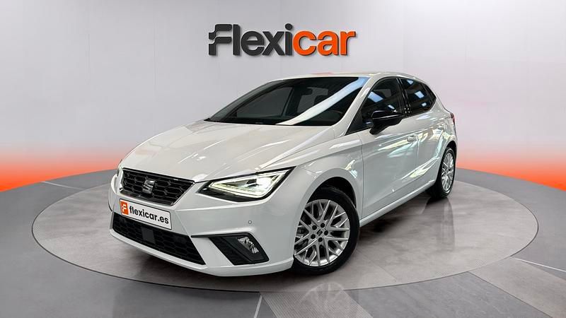 Usado Seat Ibiza FR 110 CV (80 kW) 2023 Blanco Utilitario