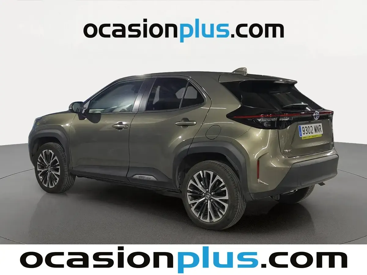 Usado Toyota Yaris Cross Style 116 CV (85 kW) 2024 Marrón SUV