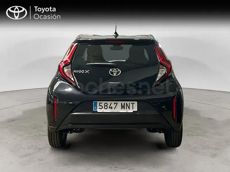 Usado Toyota Aygo X Play 72 CV (52 kW) 2024 Negro SUV
