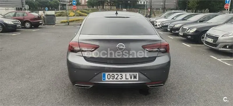 Usado Opel Insignia Business Elegance 200 CV (147 kW) 2021 Gris / plata Berlina