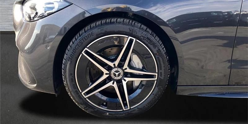 Usado Mercedes C220 200 CV (147 kW) 2024 Negro Berlina