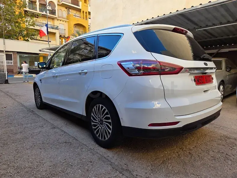 Usado Ford S-MAX Vignale 150 CV (110 kW) 2019 Blanco Monovolumen