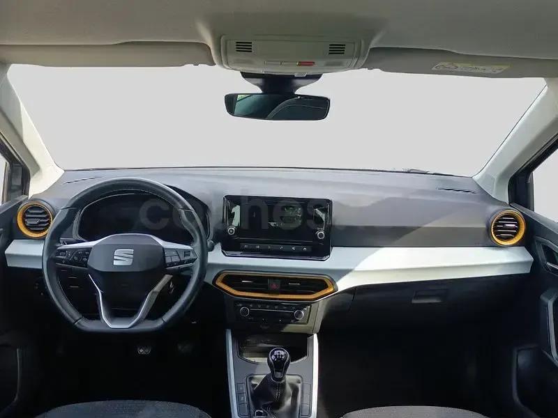 Usado Seat Arona Style 115 CV (84 kW) 2025 Gris / plata SUV