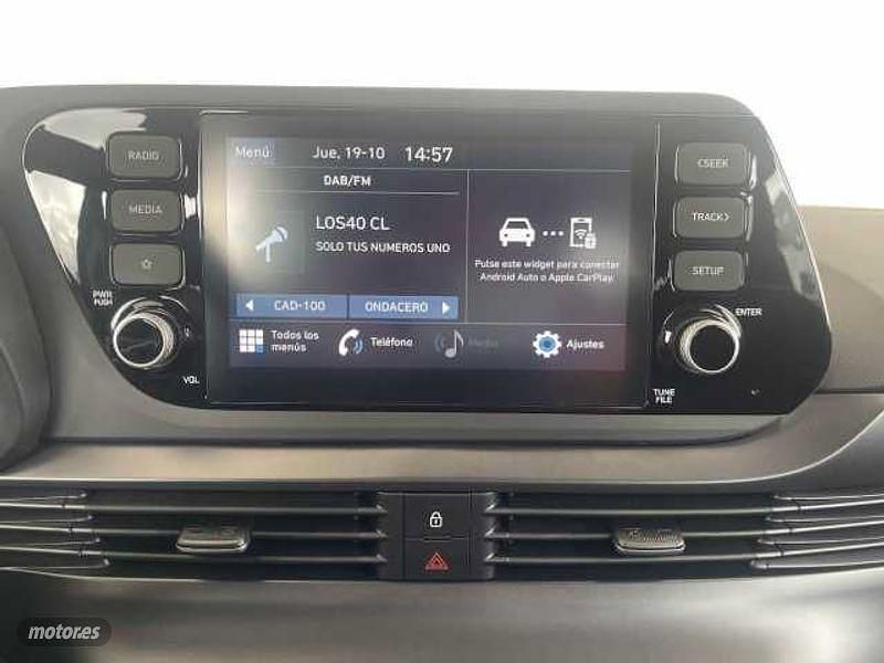 Usado Hyundai i20 99 CV (72 kW) 2023 Angrove green Utilitario