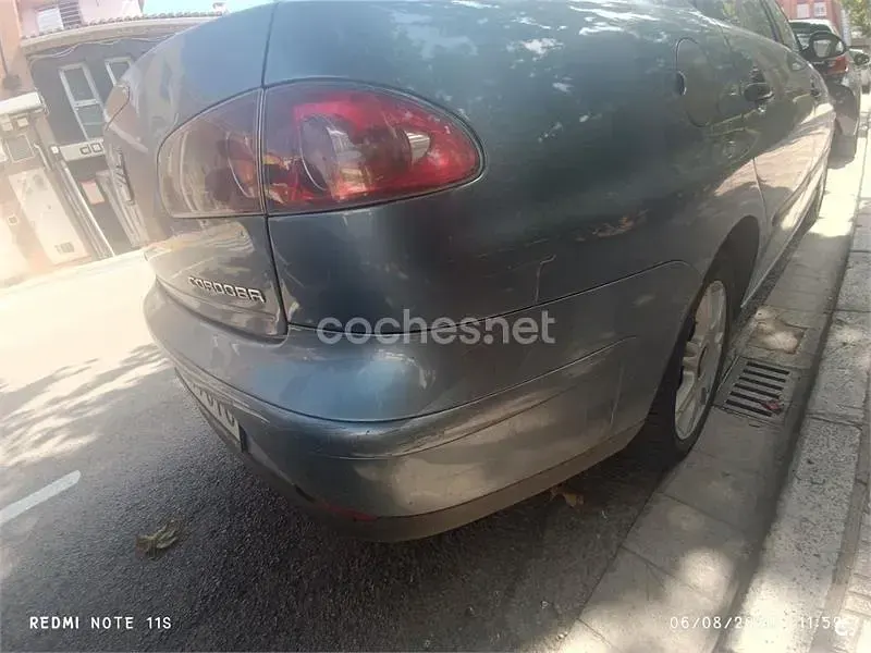 Usado Seat Cordoba Stella 64 CV (47 kW) 2004 Gris / plata Berlina