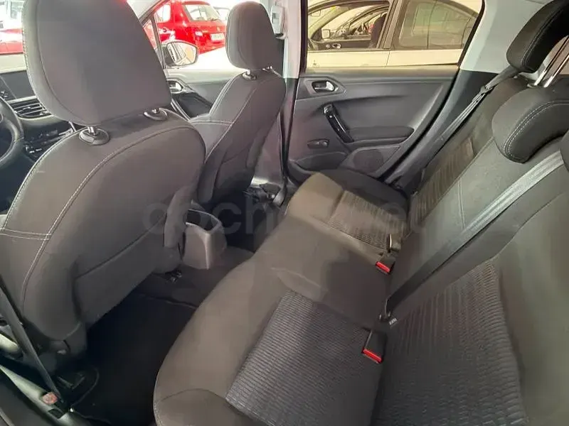Usado Peugeot 208 Allure 82 CV (60 kW) 2014 Azul Utilitario