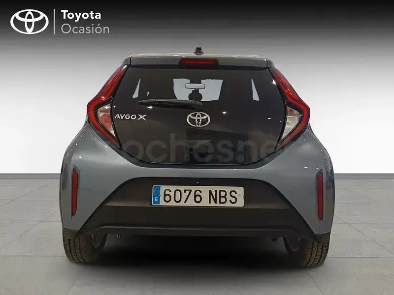 Begagnad Toyota Aygo X 72 HK (52 kW) 2025 Grå SUV