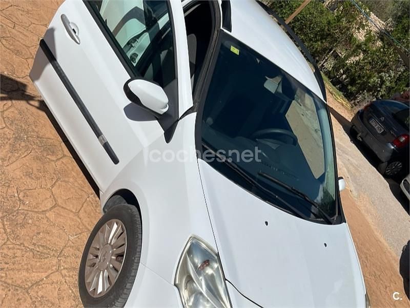 Blanco Usado 2011 Renault Clio GrandTour Dynamique Familiar | 5400 € (Precio justo) - Imagen 1/4